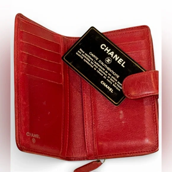 CHANEL Red Camellia Lambskin Leather L-Zip Wallet W/Chanel dust bag - Picture 3 of 7